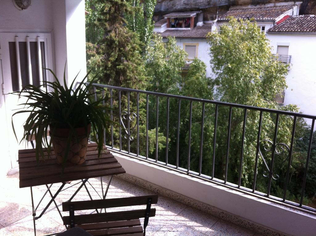 Casa Rural Cuevas Del Sol Setenil de las Bodegas Kültér fotó